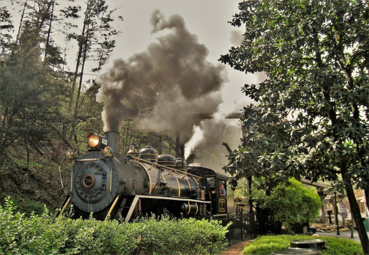 Smoky Mountain Gem Villa Gatlinburg Buitenkant foto